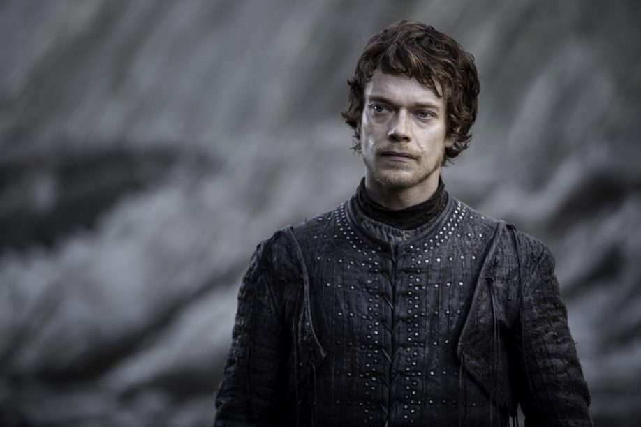 Theon Greyjoy, réfléchissant aux malheurs prochains qui vont lui tomber dessus Alfie Allen (Crédit : Macall B. Polay/HBO)