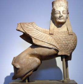 Statue de sphinx grec en marbre (Attique, vers 550 av. J.-C.) (crédits : Marsyas, Wikimedia Commons)