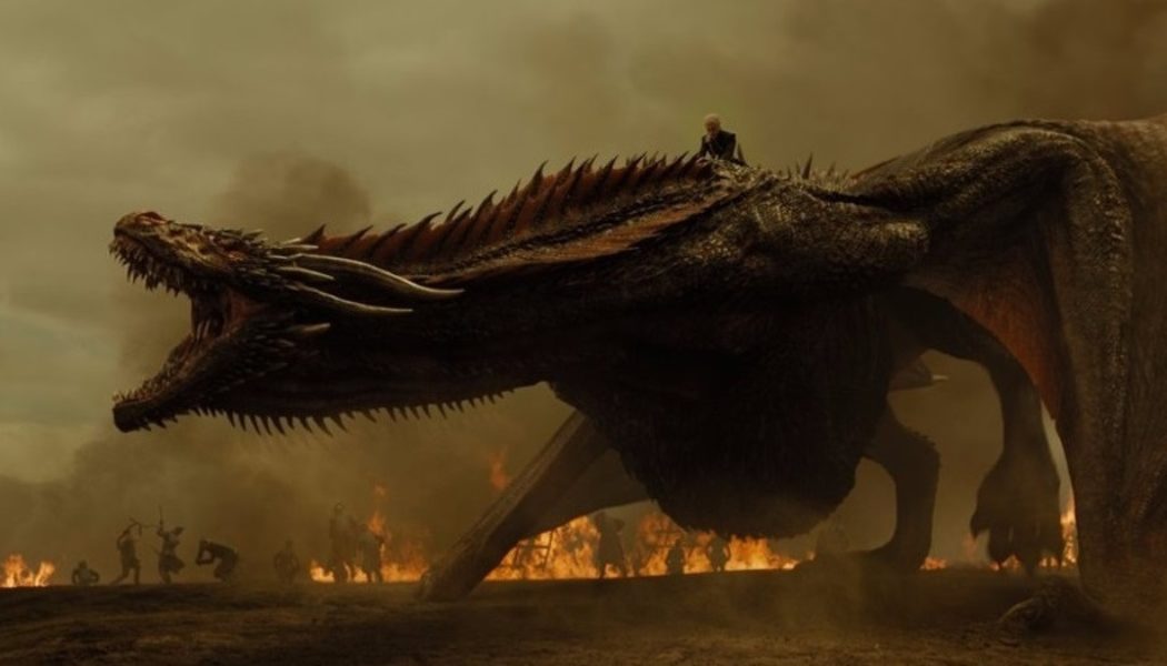 Daenerys Targaryen-chevauchant-Drogon-saison 7