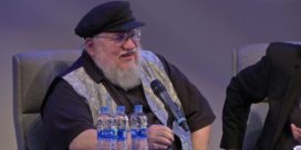 George R.R. Martin à la conférence / discussion SF in SF avec John Picacio - août 2018