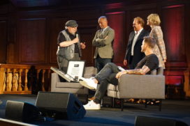 George R.R. Martin recevant les Nielsen Bestseller Awards - Londres (Emmanuel Center), août 2019 (© Photo par La Garde de Nuit)