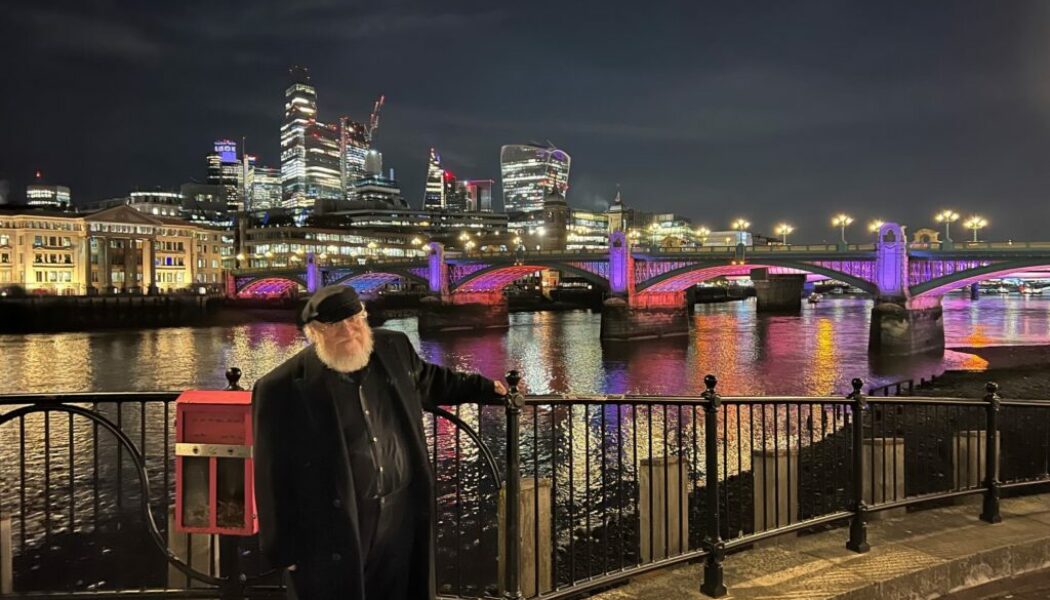 George R.R. Martin, de retour de Londres, donne quelques nouvelles