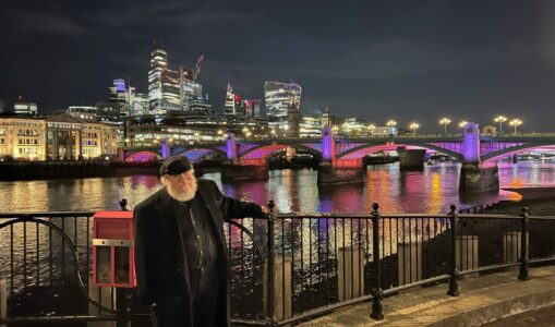 George R.R. Martin, de retour de Londres, donne quelques nouvelles